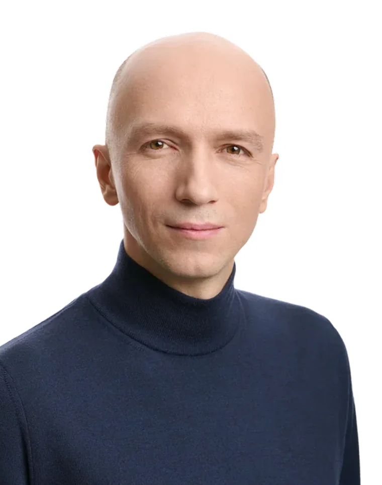 Владимир Салахутдинов